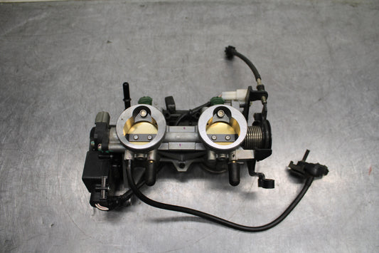 12-17 KAWASAKI NINJA 650 MAIN FUEL INJECTORS / THROTTLE BODIES BB129