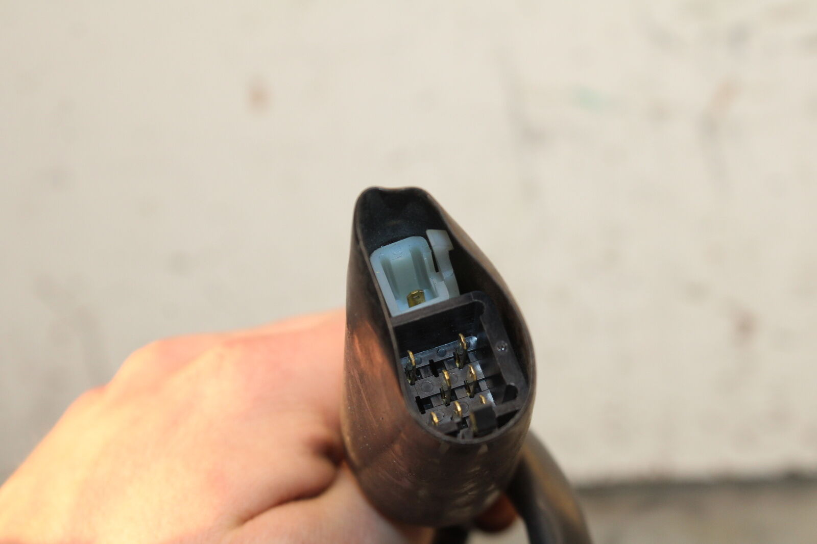 19-22 KAWASAKI Z400 LEFT CLIP ON HANDLE HORN SIGNALS SWITCH SWITCHES BB738