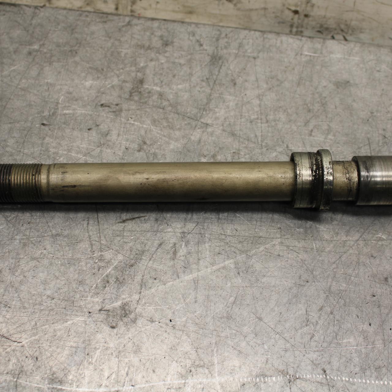 17 KAWASAKI Z900 ZR900 FRONT WHEEL RIM AXLE PIVOT BOLT BB549