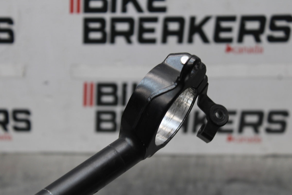 08 KAWASAKI NINJA ZX10R RIGHT CLIP ON HANDLEBAR BB902