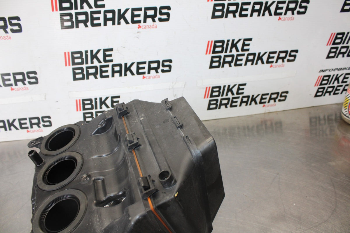 17-20 BMW S1000R AIRBOX AIR INTAKE FILTER BOX BB909