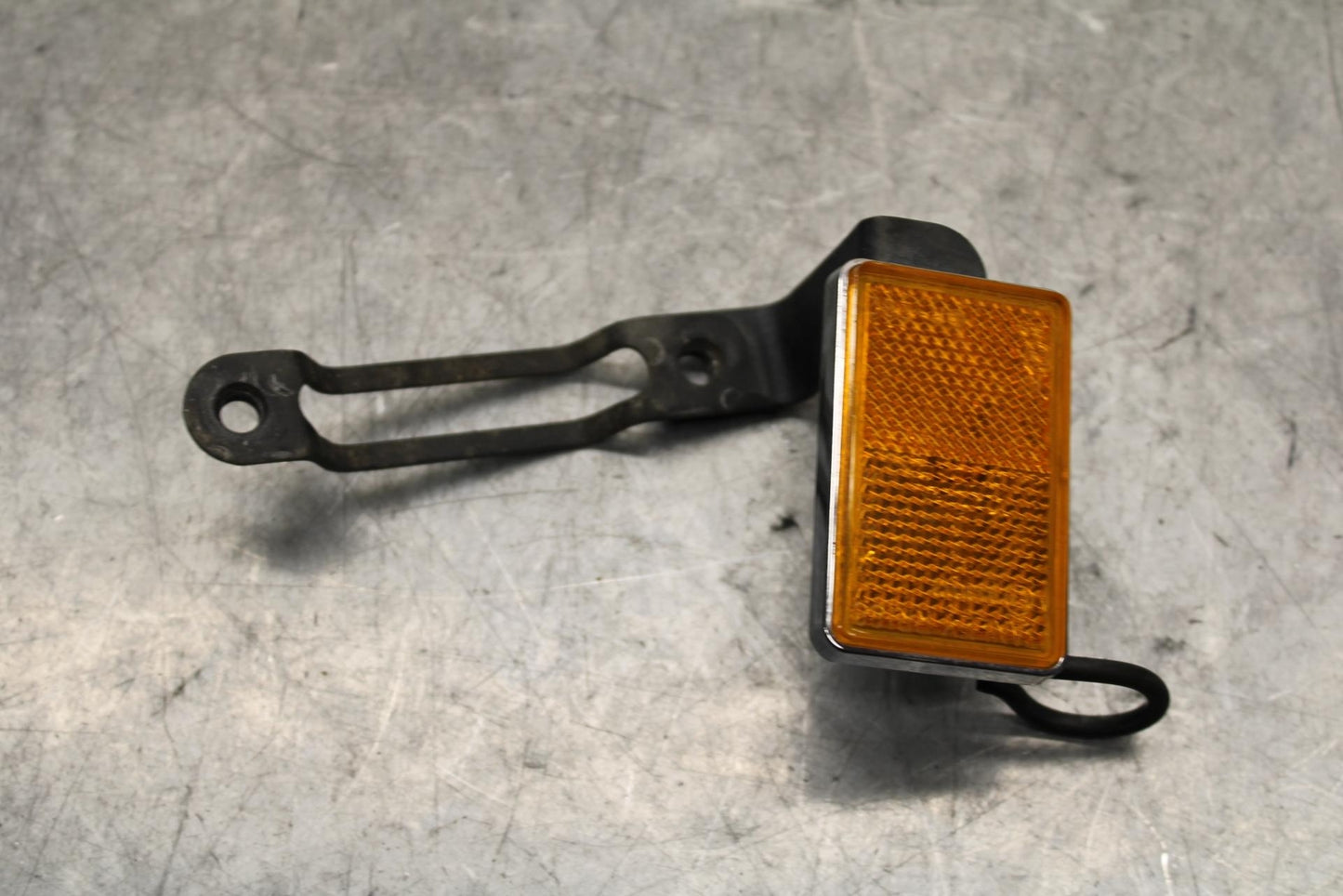 2005 Kawasaki Vulcan 1600 VN1600D Nomad REFLECTOR GARNISH MARKER BB556