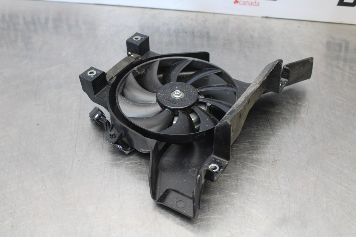 18-23 KAWASAKI NINJA 400 EX400 ABS ENGINE RADIATOR COOLING FAN BB192