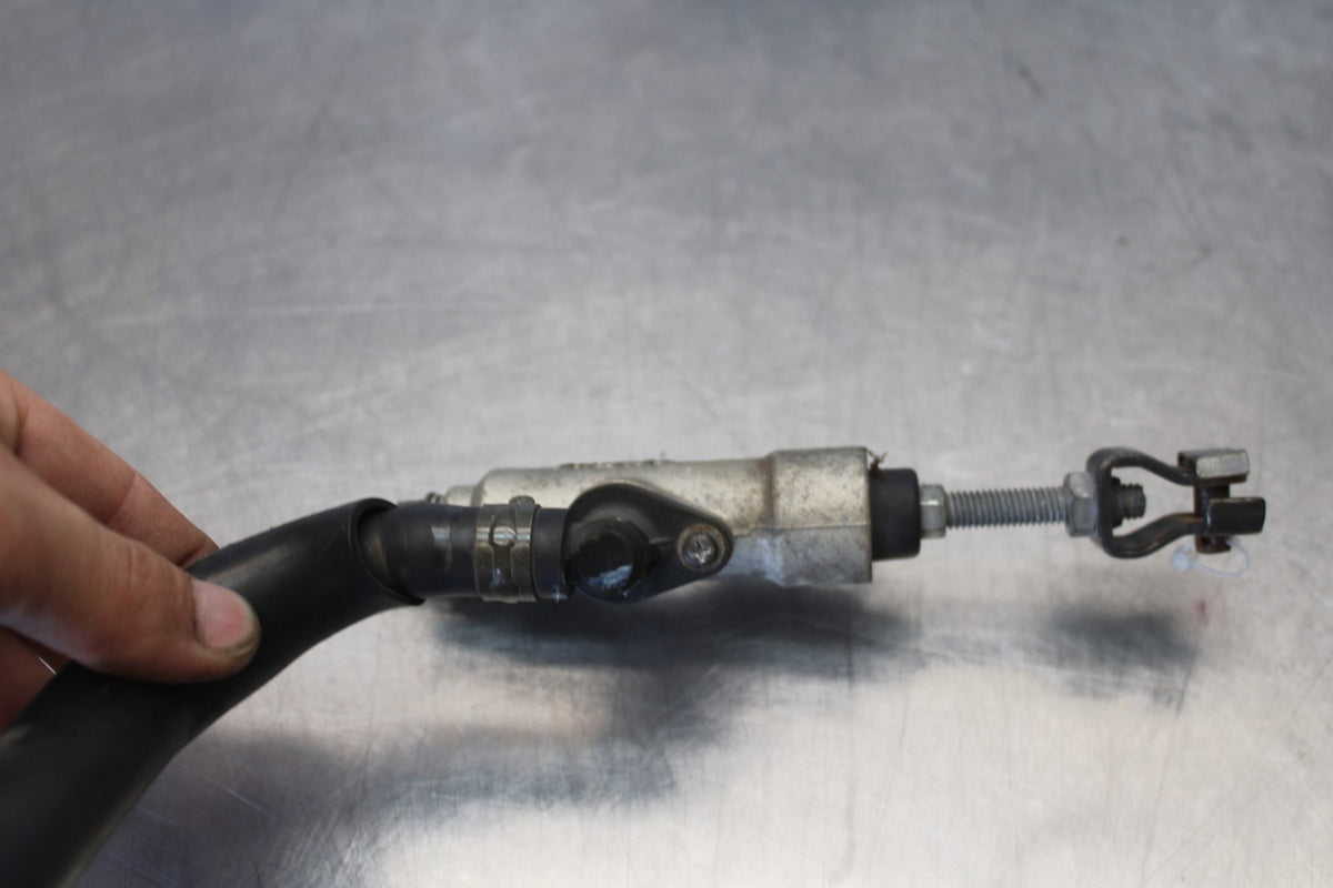 06-07 HONDA INTERCEPTOR 800 VFR800 REAR BRAKE MASTER CYLINDER W RESERVOIR BB917