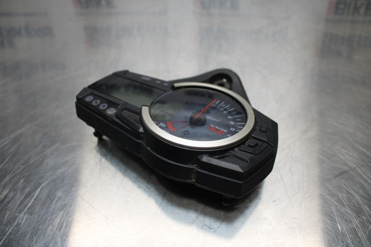 11 SUZUKI GSXR1000 SPEEDO TACH GAUGES CLUSTER SPEEDOMETER TACHOMETER BB142