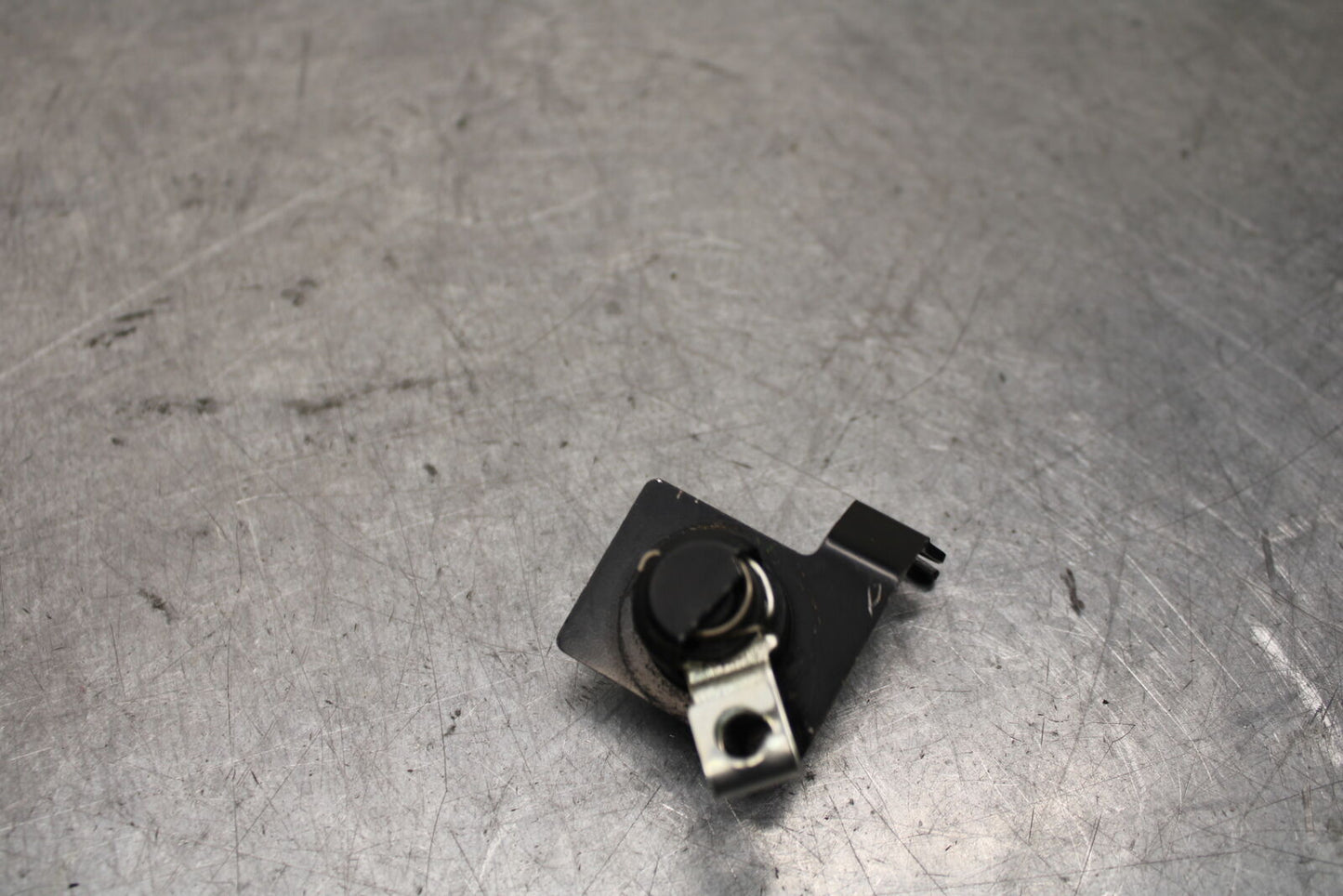 16 KAWASAKI NINJA ZX10R IGNITION LOCK  AND SEAT LOCK BB650