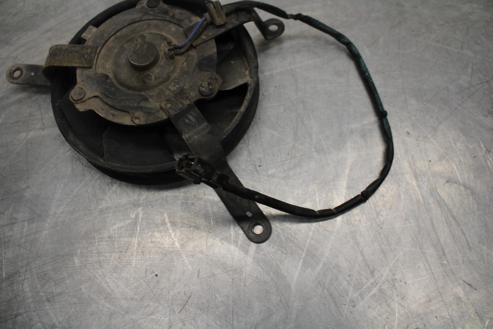 03-04 YAMAHA YZF R6  ENGINE RADIATOR COOLING FAN BB481