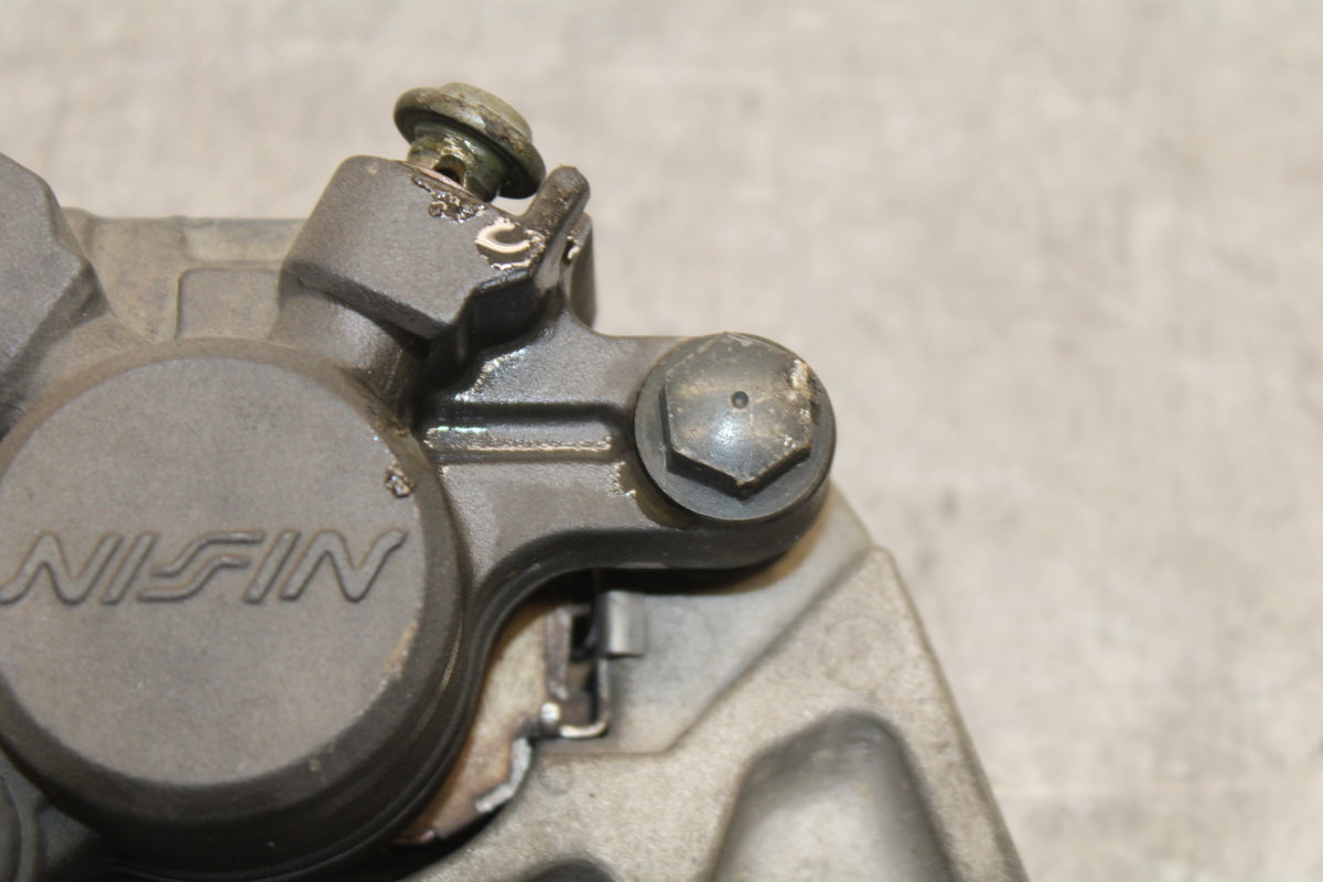 06 YAMAHA YZF R6 REAR BACK BRAKE CALIPER W MOUNT BRACKET BB716