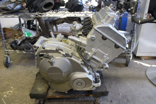 05-06 HONDA CBR600RR ENGINE MOTOR   BB689