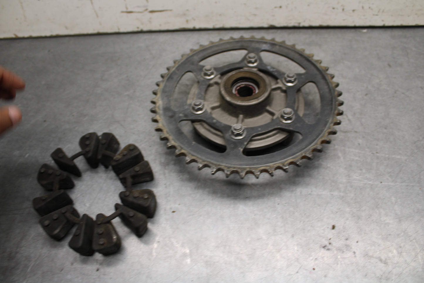 09-11 TRIUMPH DAYTONA 675 REAR BACK SPROCKET HUB BB652