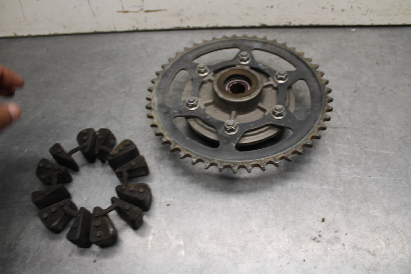 09-11 TRIUMPH DAYTONA 675 REAR BACK SPROCKET HUB BB652