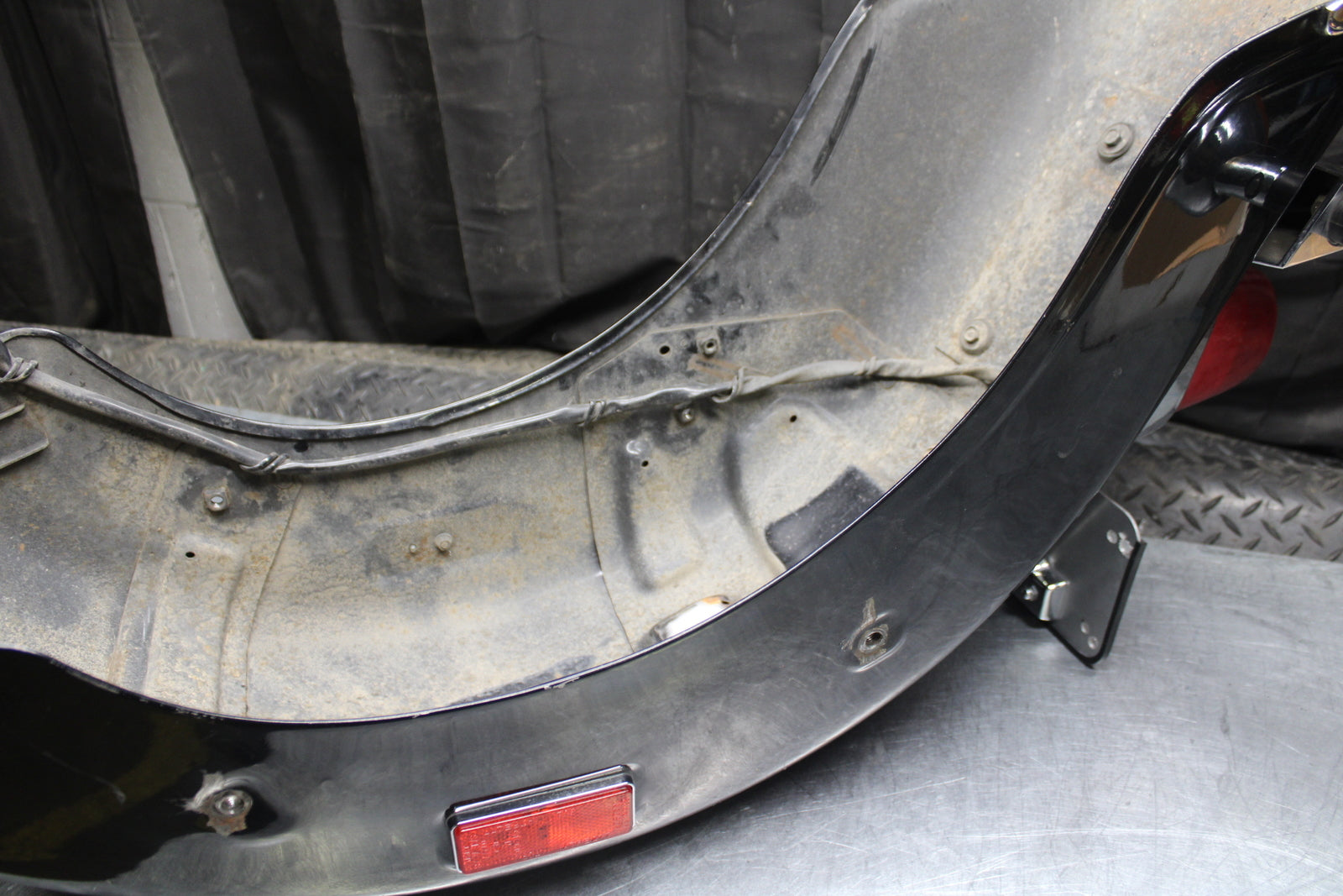 00 SUZUKI INTRUDER 1500 VL1500 REAR BACK WHEEL FENDER MUD GUARD BB761