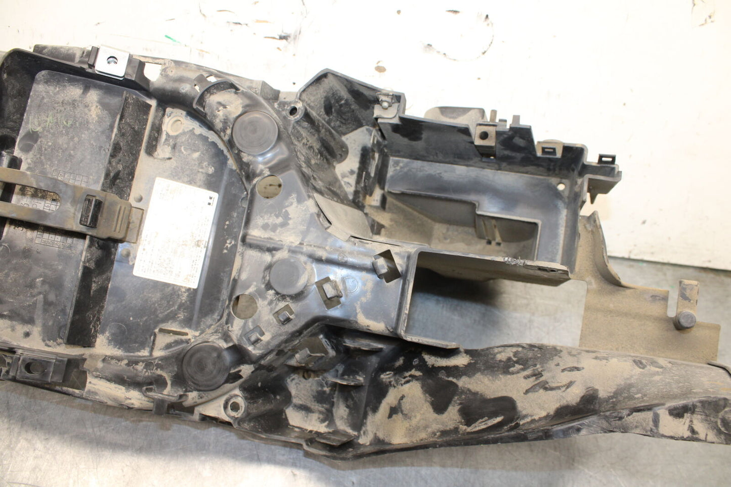 16-17 KAWASAKI VULCAN S 650 EN650 ABS BATTERY TRAY BOX HOLDER BB731