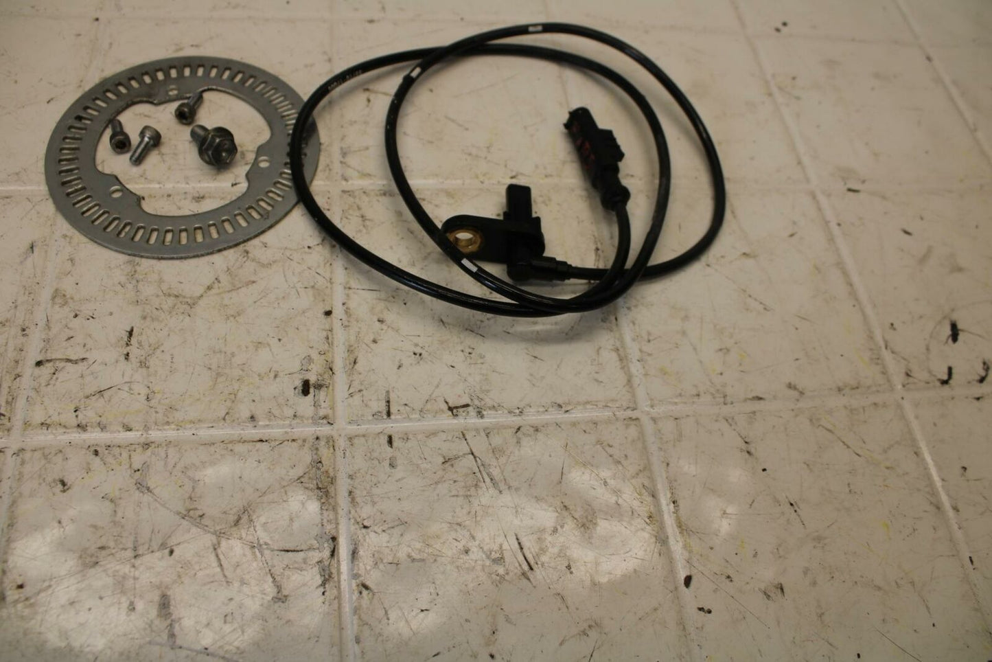 07 SUZUKI SV650  ABS BRAKE SENSOR RING BB13