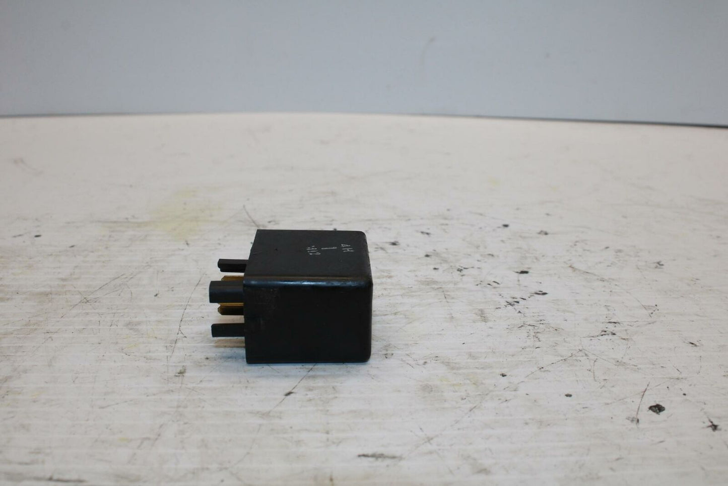 06-07 SUZUKI GSXR600 TURN SIGNAL BLINKER FUEL RELAY FLASHER SWITCH BB245