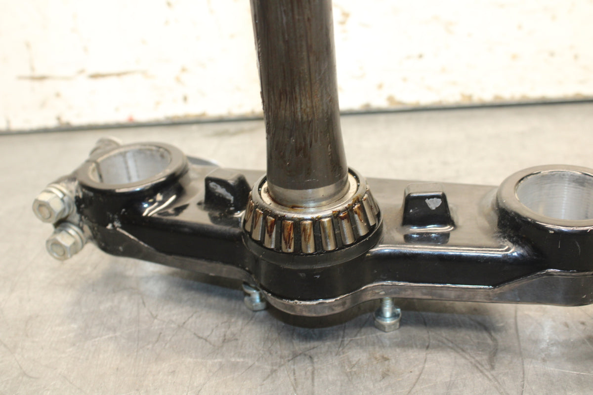 82-83 YAMAHA IT175 FRONT FORKS CLAMP LOWER TRIPLE TREE STEM BB108