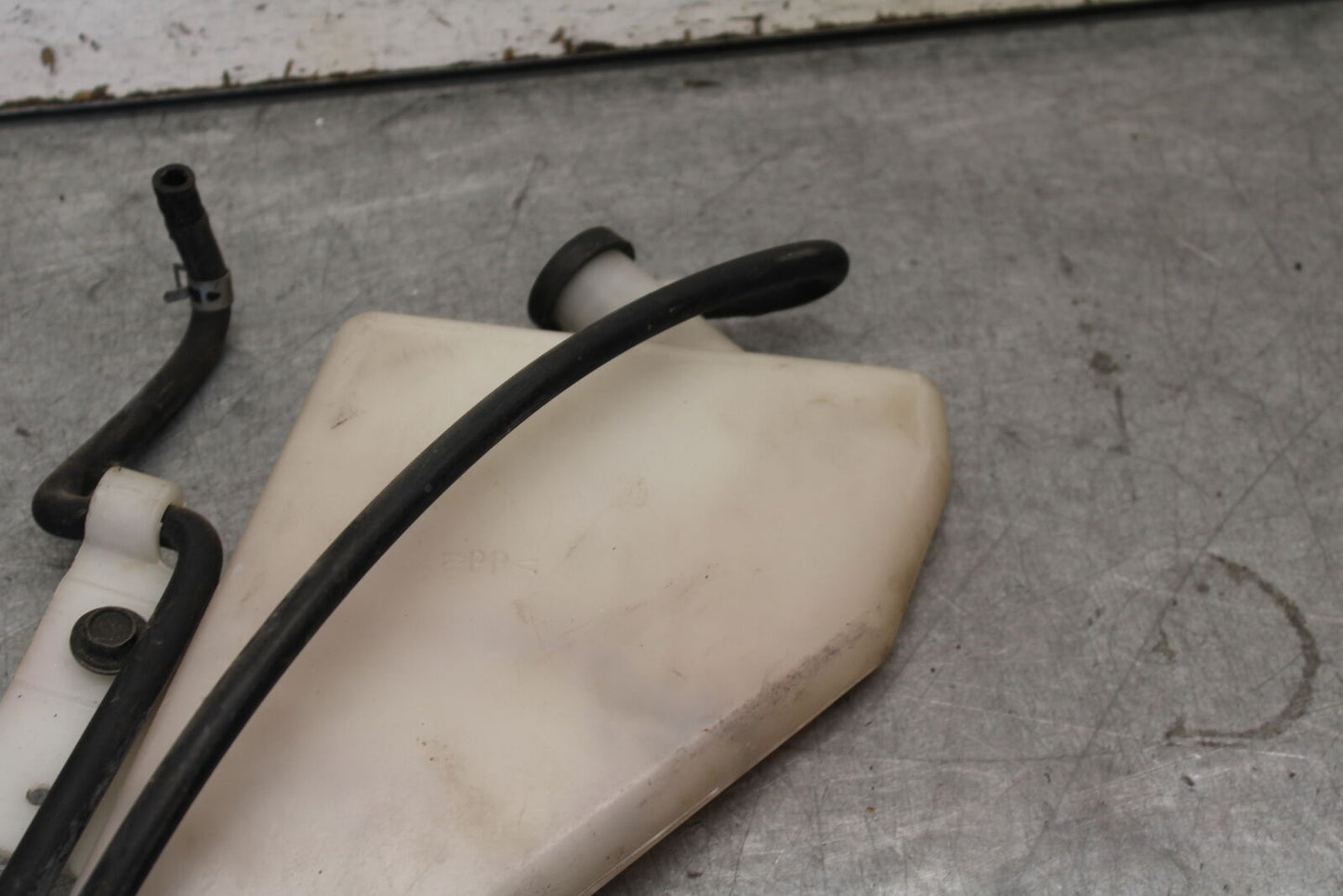 05-06 SUZUKI GSXR1000 COOLANT WATER TANK RESERVOIR BOTTLE 17910-41G00 BB677