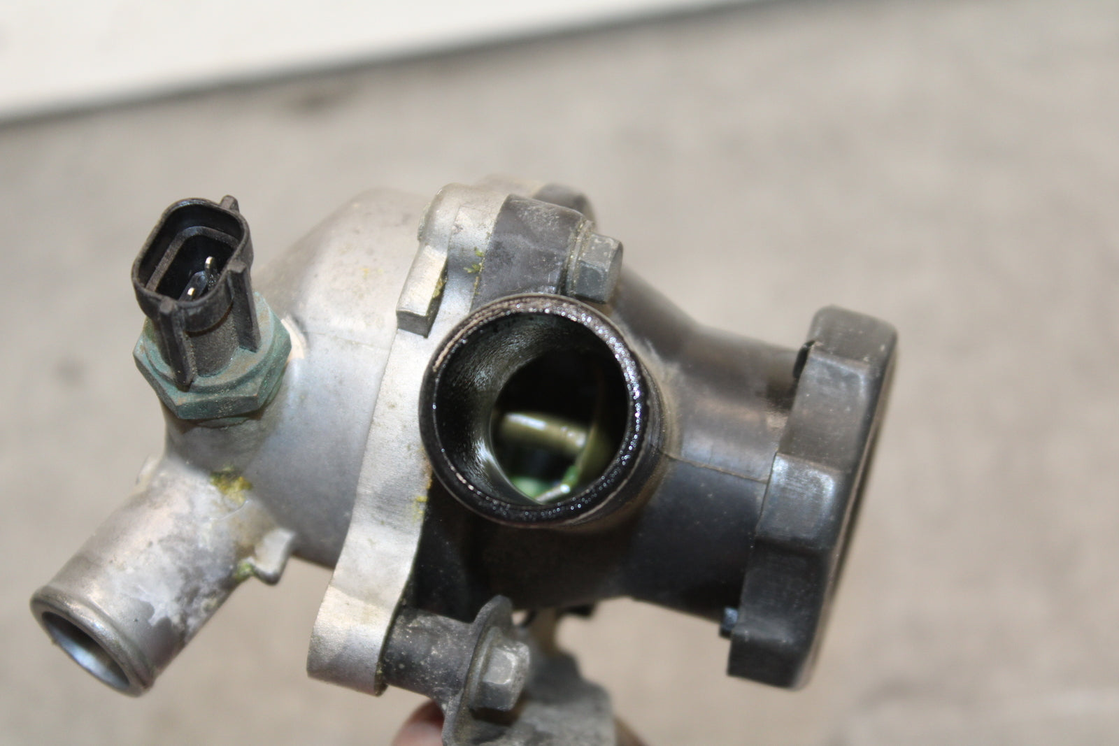 03-08 KAWASAKI VULCAN 1600 THERMOSTAT W HOUSING ASSEMBLY BB754