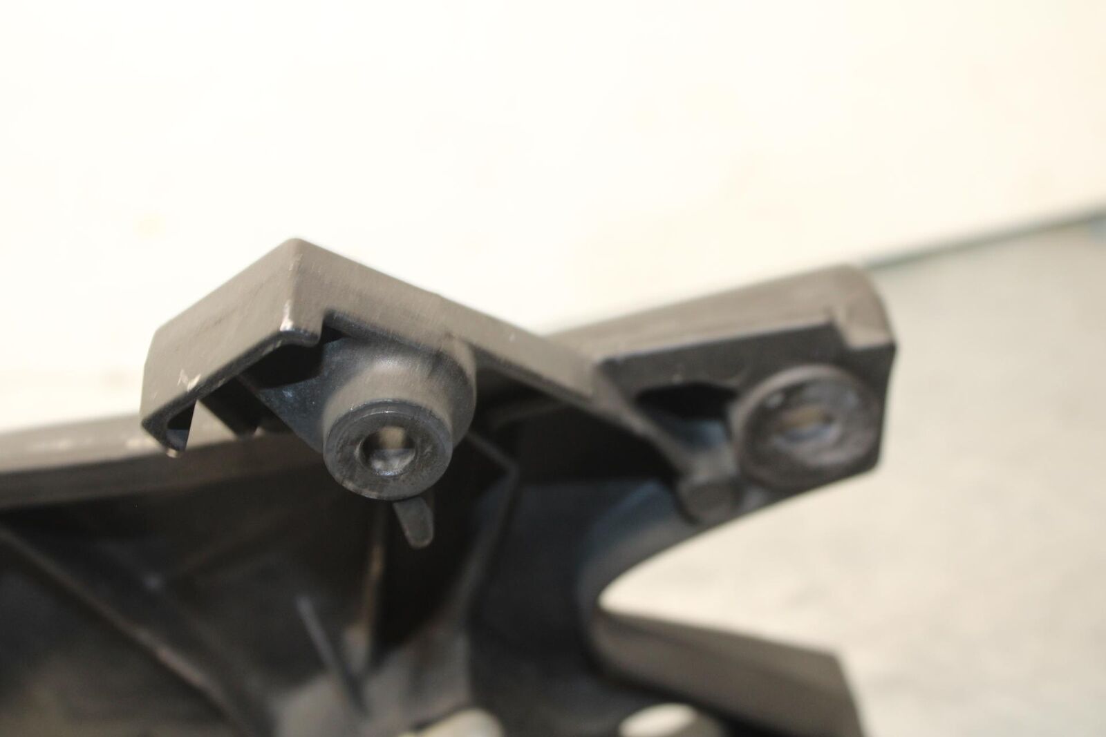 06-07 SUZUKI GSXR750 REAR SUBFRAME SUB FRAME 41211-01H00-YAP 41231-41G10 BB613