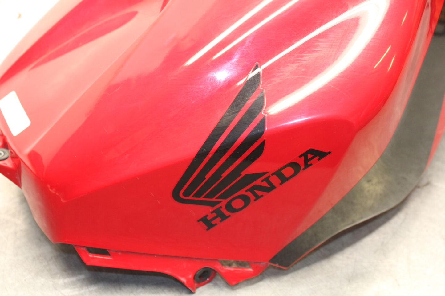 05-06 HONDA CBR600RR GAS TANK FUEL CELL COVER FAIRING COWL BB655