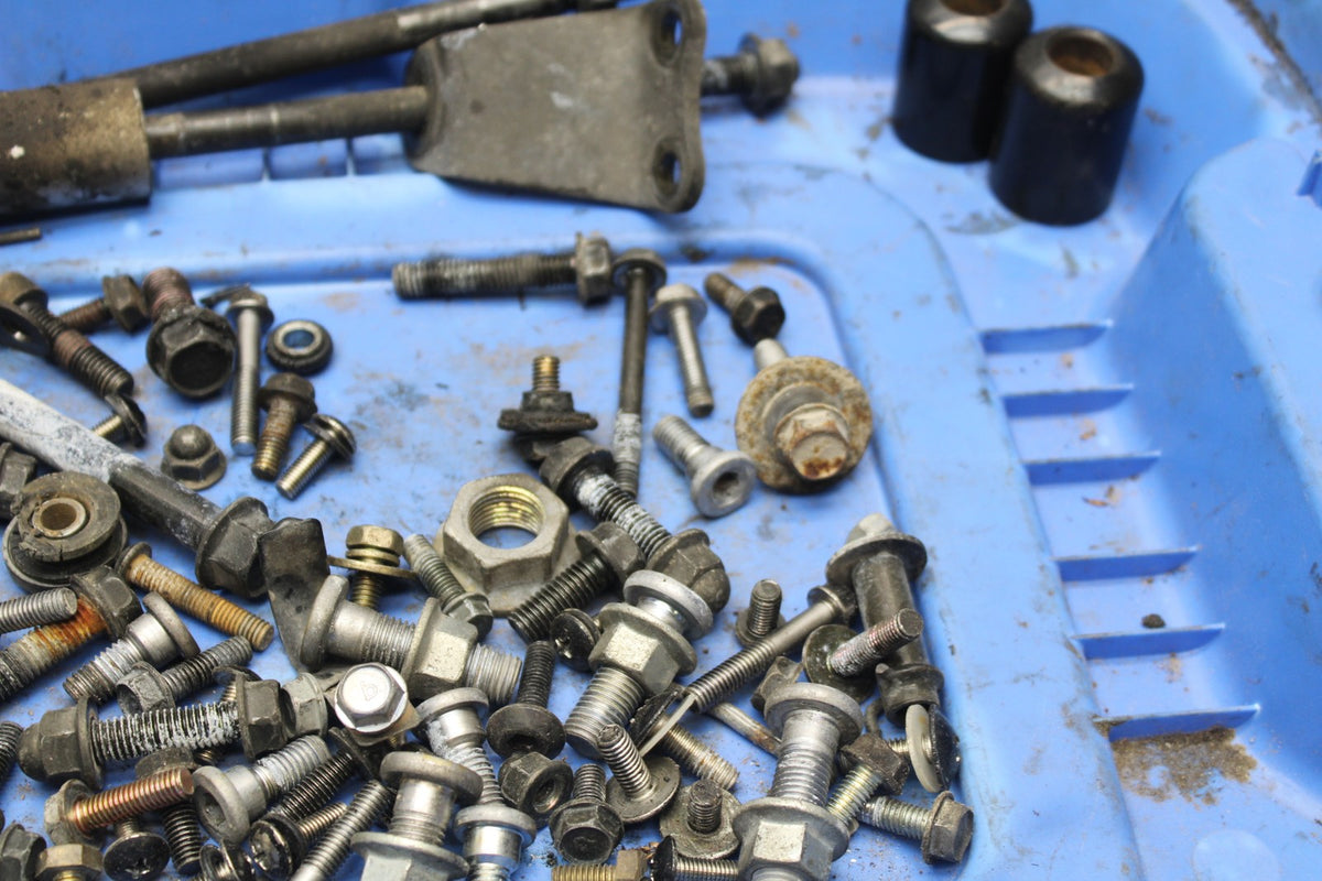 98 KAWASAKI NINJA ZX6 MOUNTING BOLTS HARDWARE SCREWS BB870