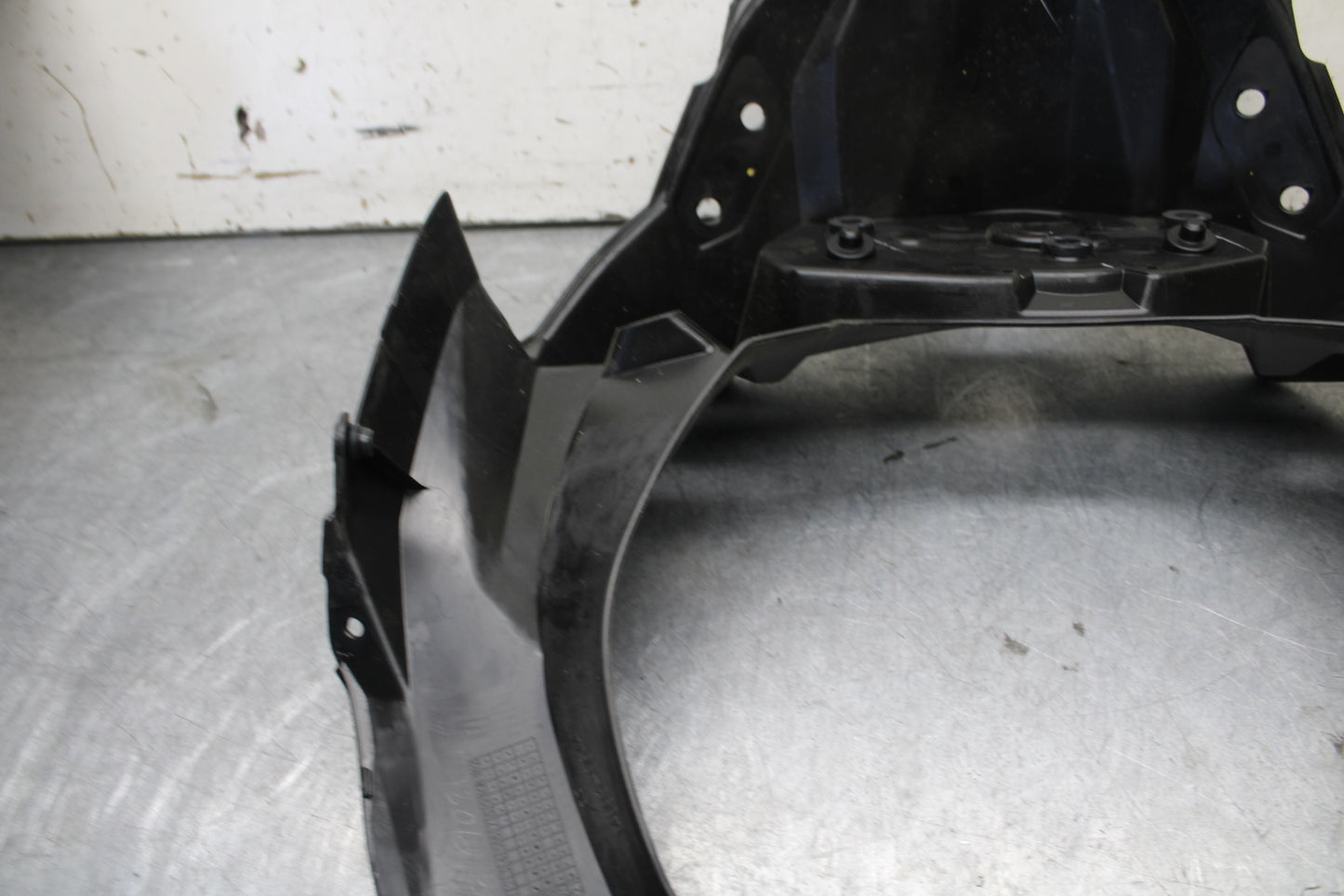 18-23 KAWASAKI NINJA 400 FRONT CENTER COWL FAIRING BB660