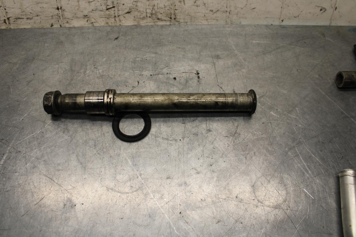 2006 Yamaha YZF R6 REAR AXLE BACK WHEEL RIM BOLT AXEL 2C0-25381-00-00 BB560