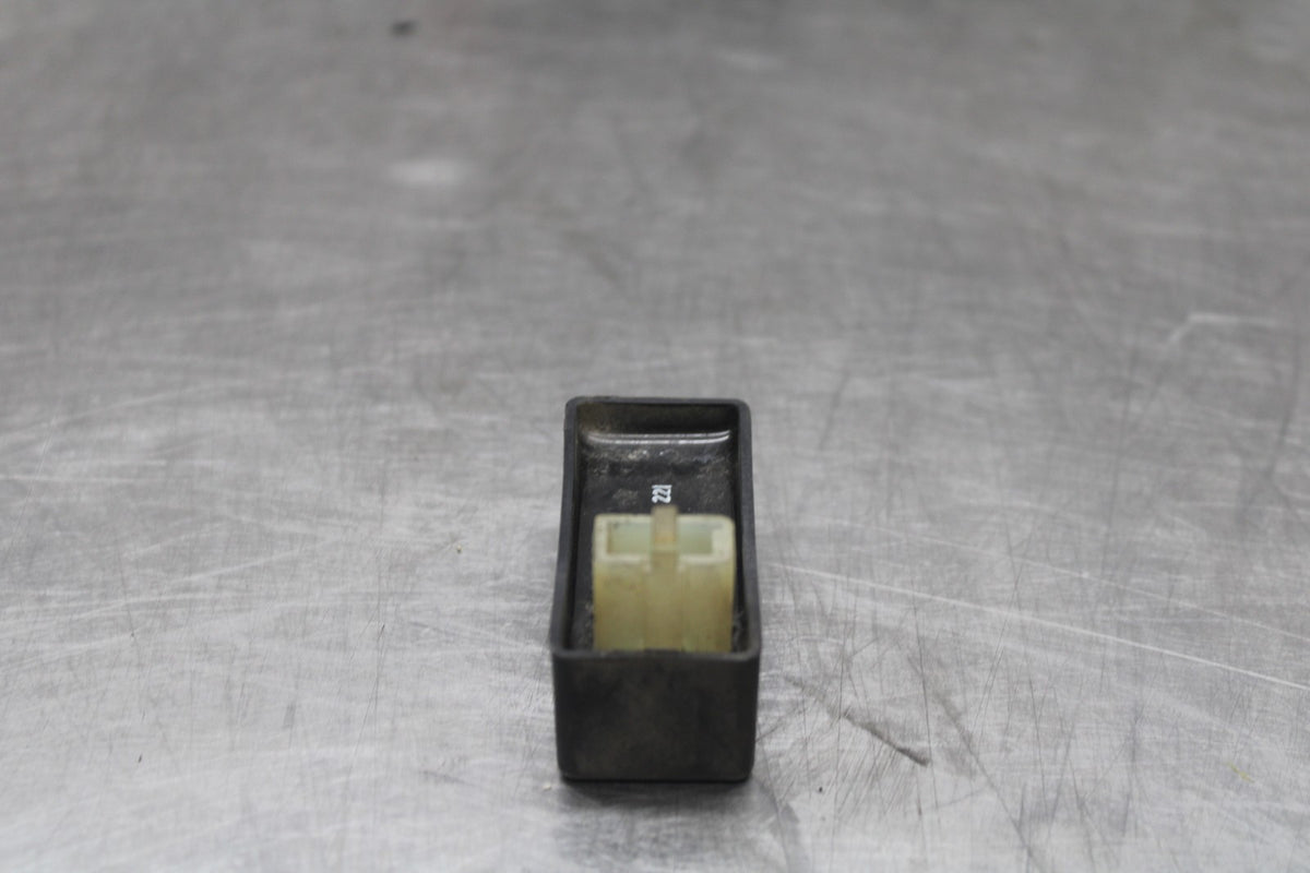 84 HONDA INTERCEPTOR 1000 VF1000F TURN SIGNAL BLINKER RELAY FLASHER SWITCH BB878