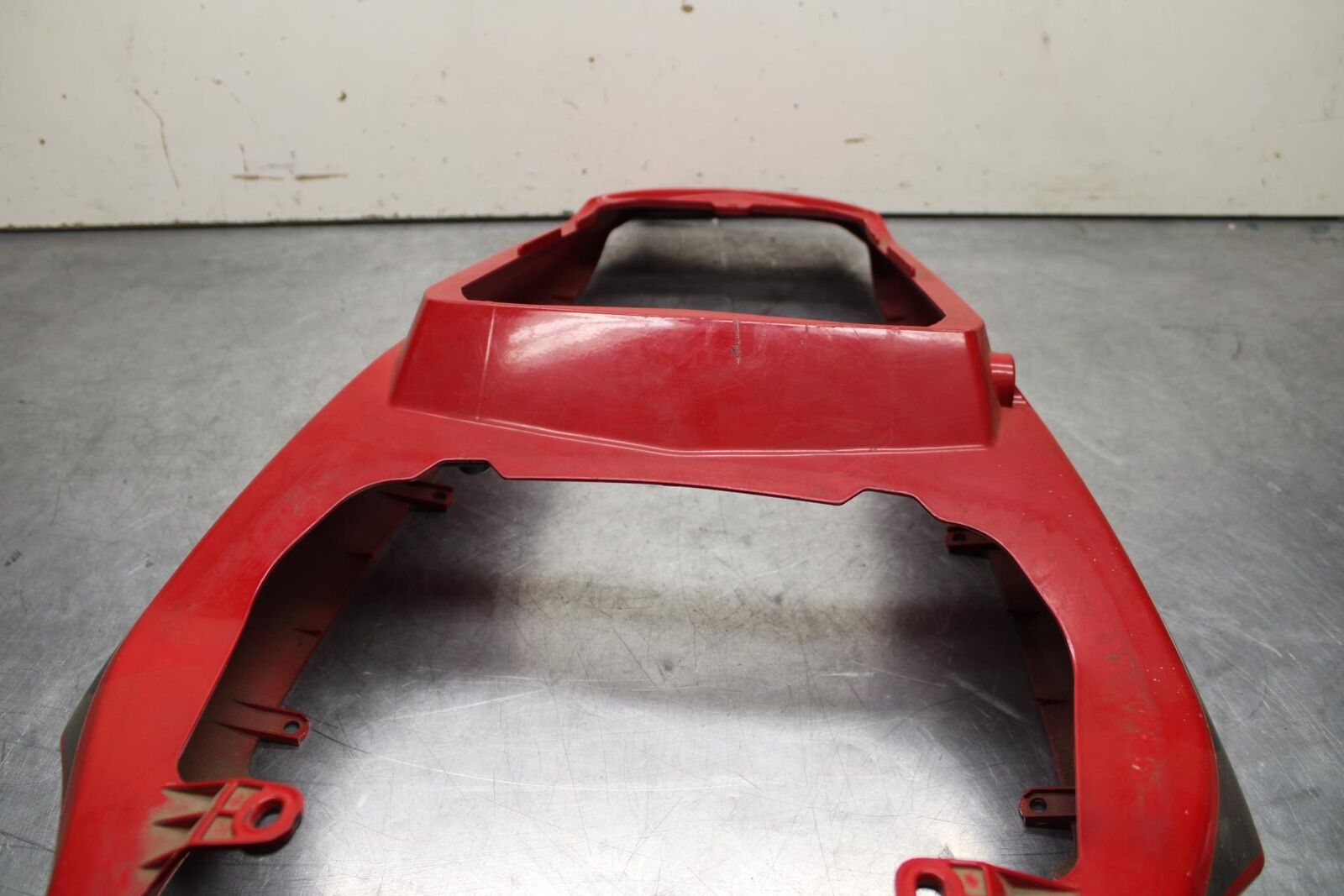 2004 Yamaha YZF R6 REAR BACK TAIL FAIRING COWL SHROUD 5SL-Y2171-80-P4 BB622