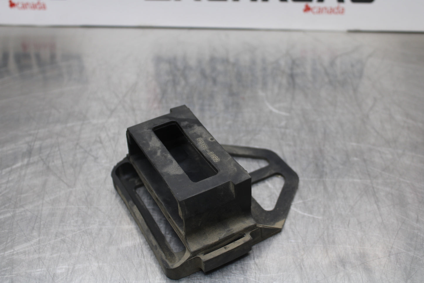 04-05 KAWASAKI NINJA ZX10R ECU ECM RELAY HOLDER BRACKET BB163