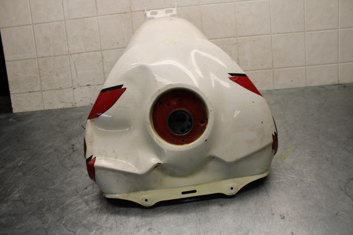 2007 Yamaha YZF R1 GAS TANK FUEL CELL PETROL RESERVOIR 4C8-YK241-00-P0 BB523