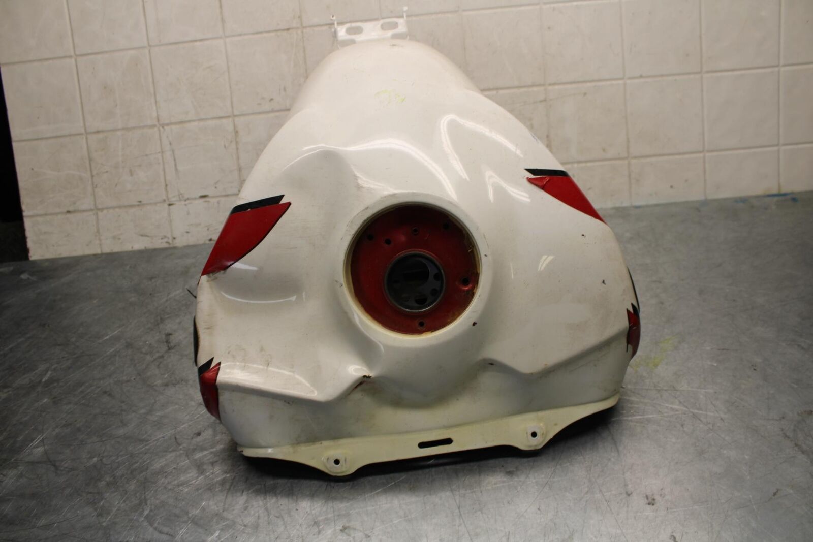 2007 Yamaha YZF R1 GAS TANK FUEL CELL PETROL RESERVOIR 4C8-YK241-00-P0 BB523