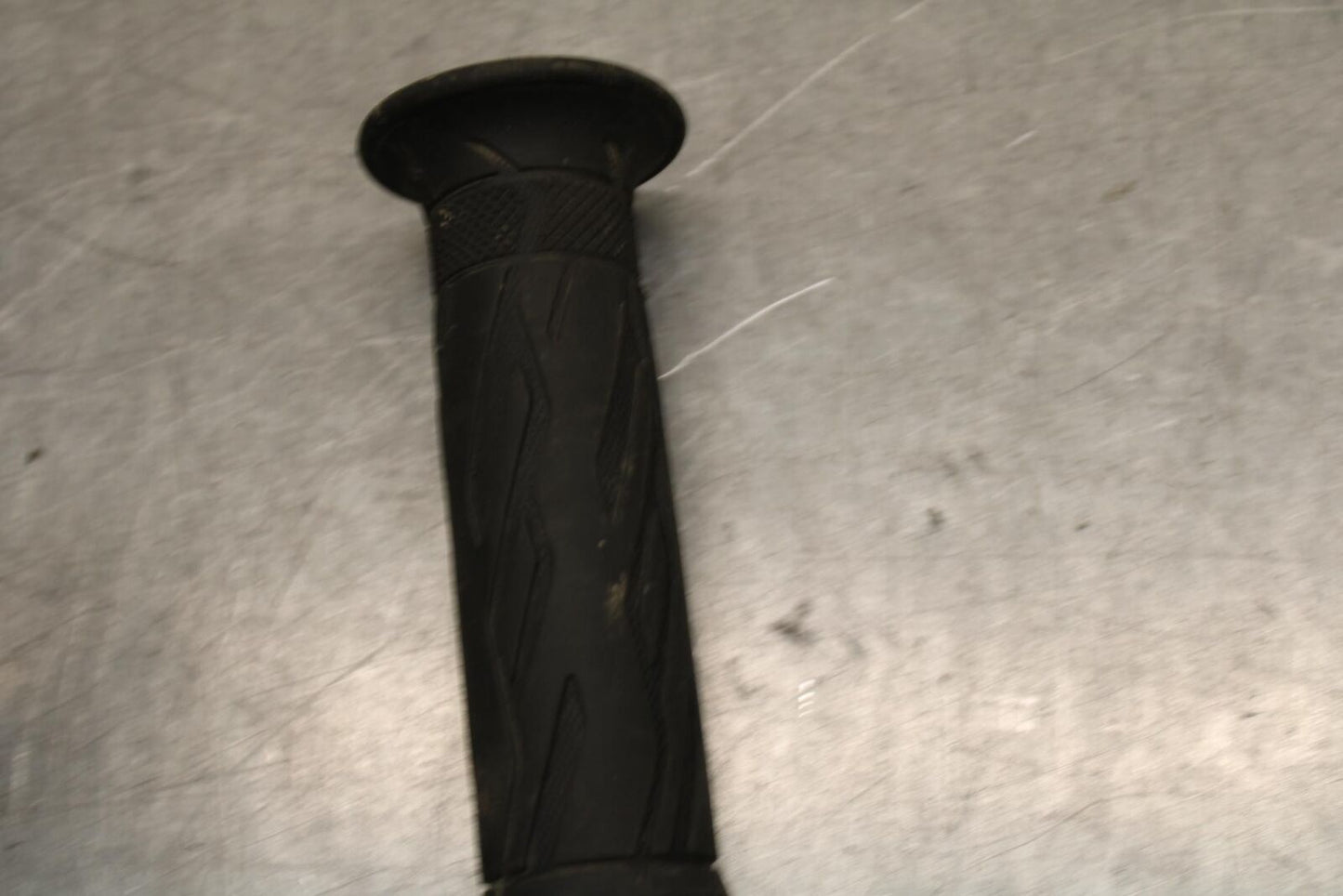 09-16 SUZUKI GSXR1000 HANDLE BAR GRIP BB642