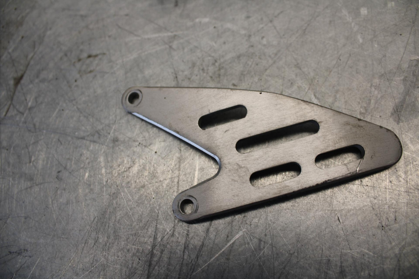 07-08 YAMAHA YZF R1 RIGHT FRONT FOOT REST PEG STEP BB439