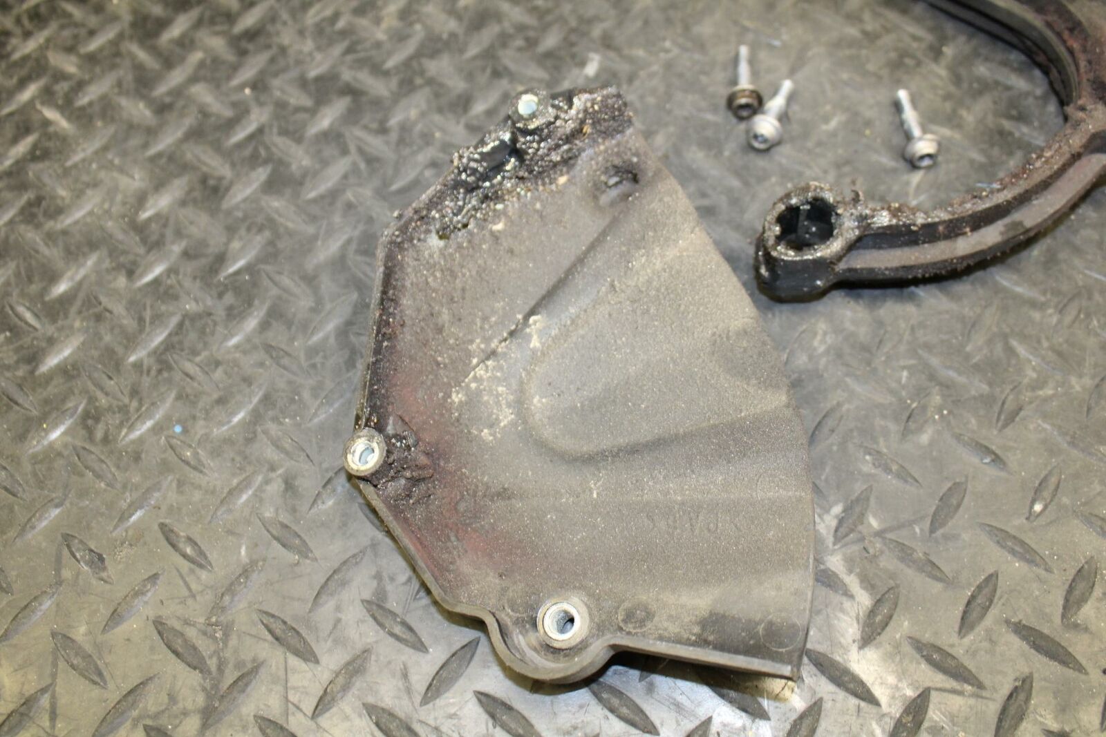 08-09 YAMAHA YZF R6S ENGINE SPROCKET COVER BB178