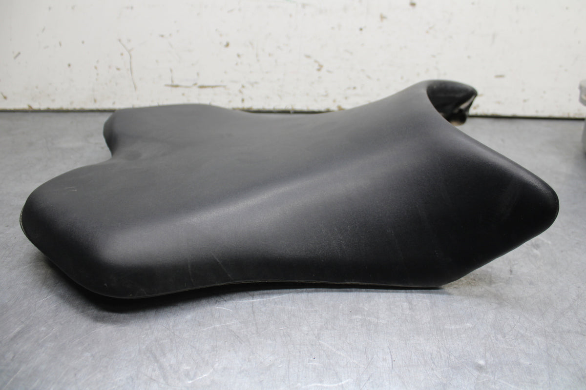 07-08 YAMAHA YZF R1 FRONT DRIVERS SEAT PAD SADDLE PILLION BB724