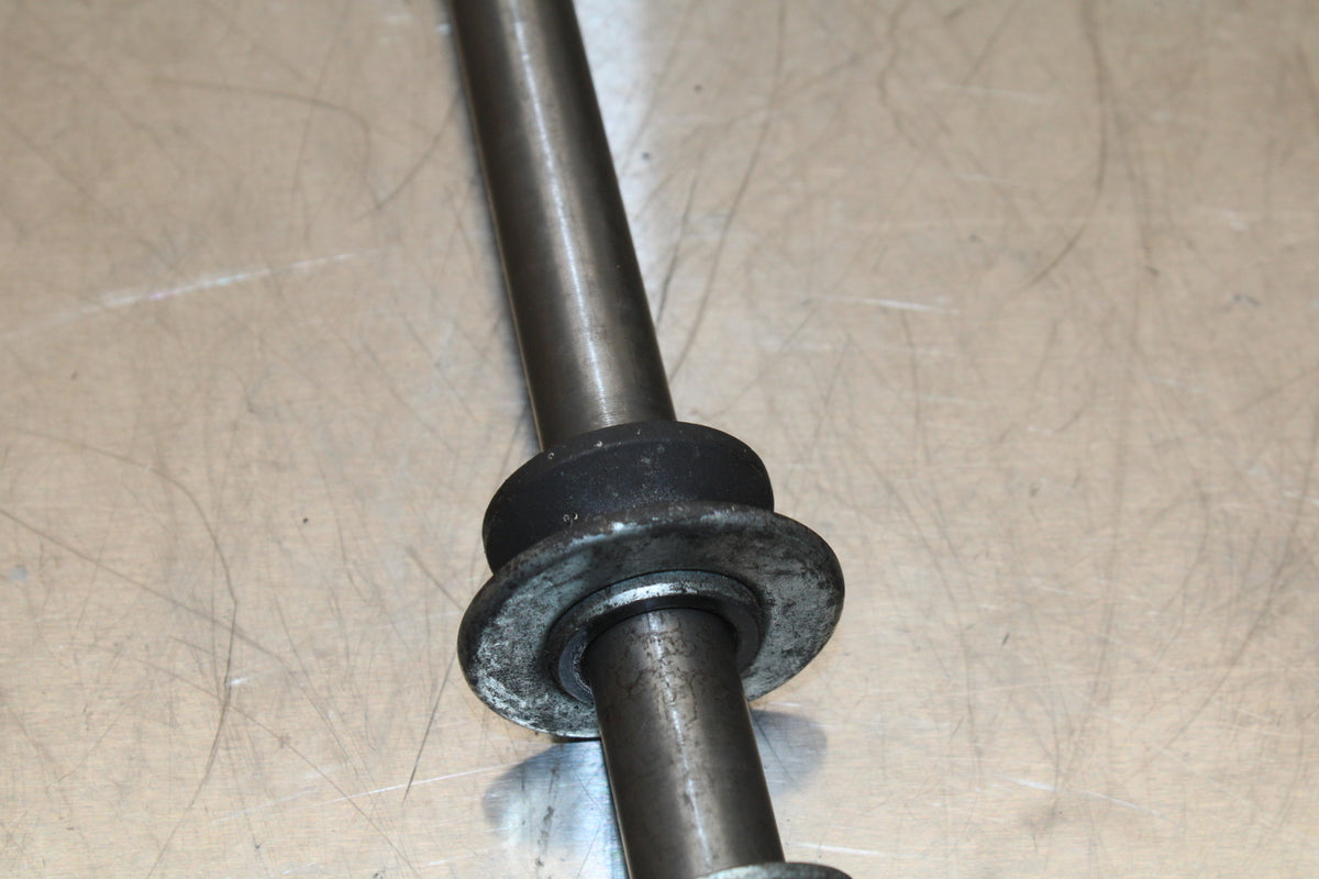 86 SUZUKI GS750ES REAR AXLE BACK WHEEL RIM PIVOT BOLT AXEL BB140