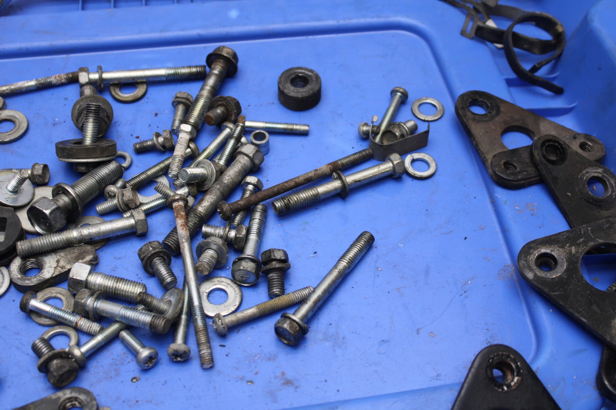 77 SUZUKI GS750 LEFTOVER MOUNTING BOLTS HARDWARE MOTOR SCREWS BB779