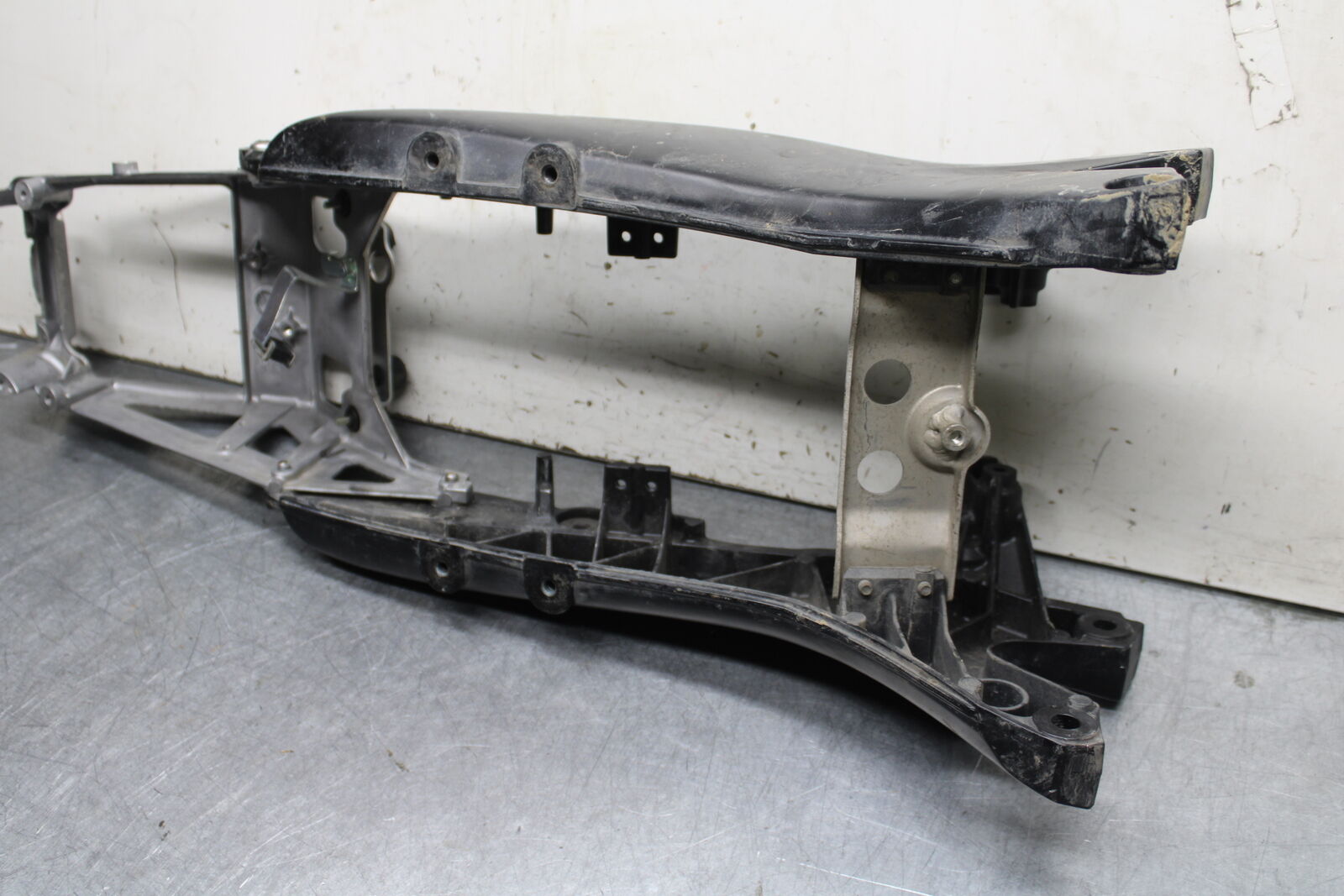 06-07 SUZUKI GSXR750 REAR SUBFRAME SUB FRAME 41211-01H00-YAP 41231-41G10 BB670