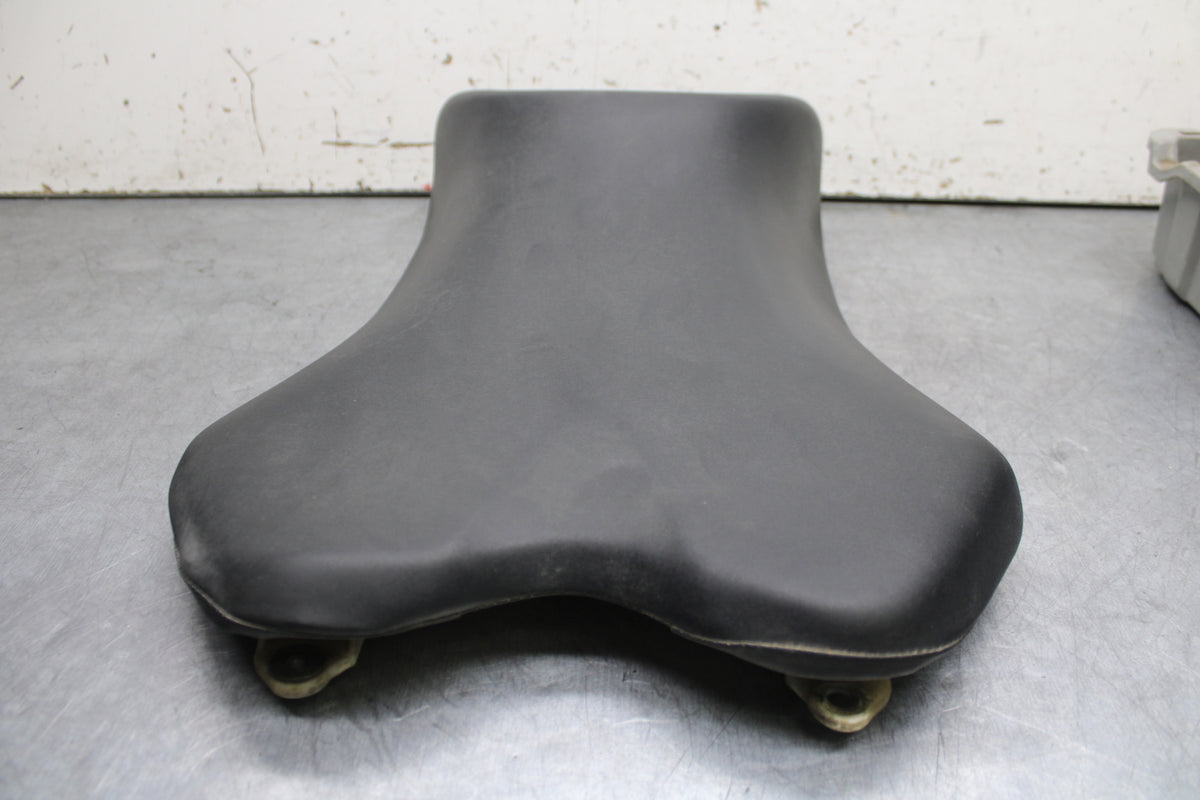 07-08 YAMAHA YZF R1 FRONT DRIVERS SEAT PAD SADDLE PILLION BB724