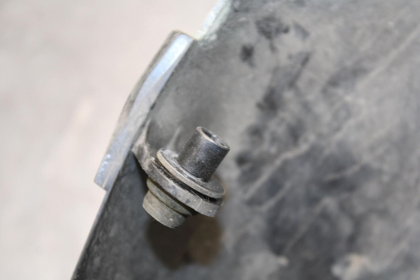 2011 Kawasaki Ninja ZX6R ZX600R LICENSE PLATE LIGHT BB587