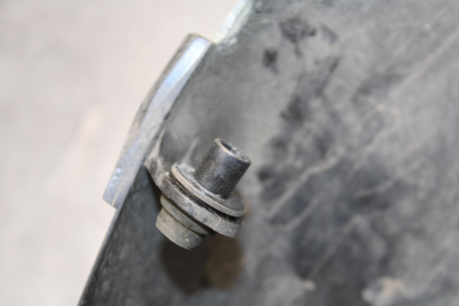 2011 Kawasaki Ninja ZX6R ZX600R LICENSE PLATE LIGHT BB587