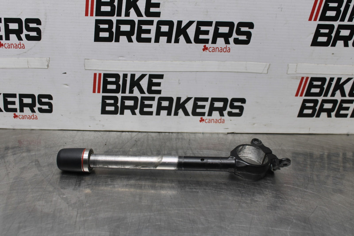 08 KAWASAKI NINJA ZX10R RIGHT CLIP ON HANDLEBAR BB902