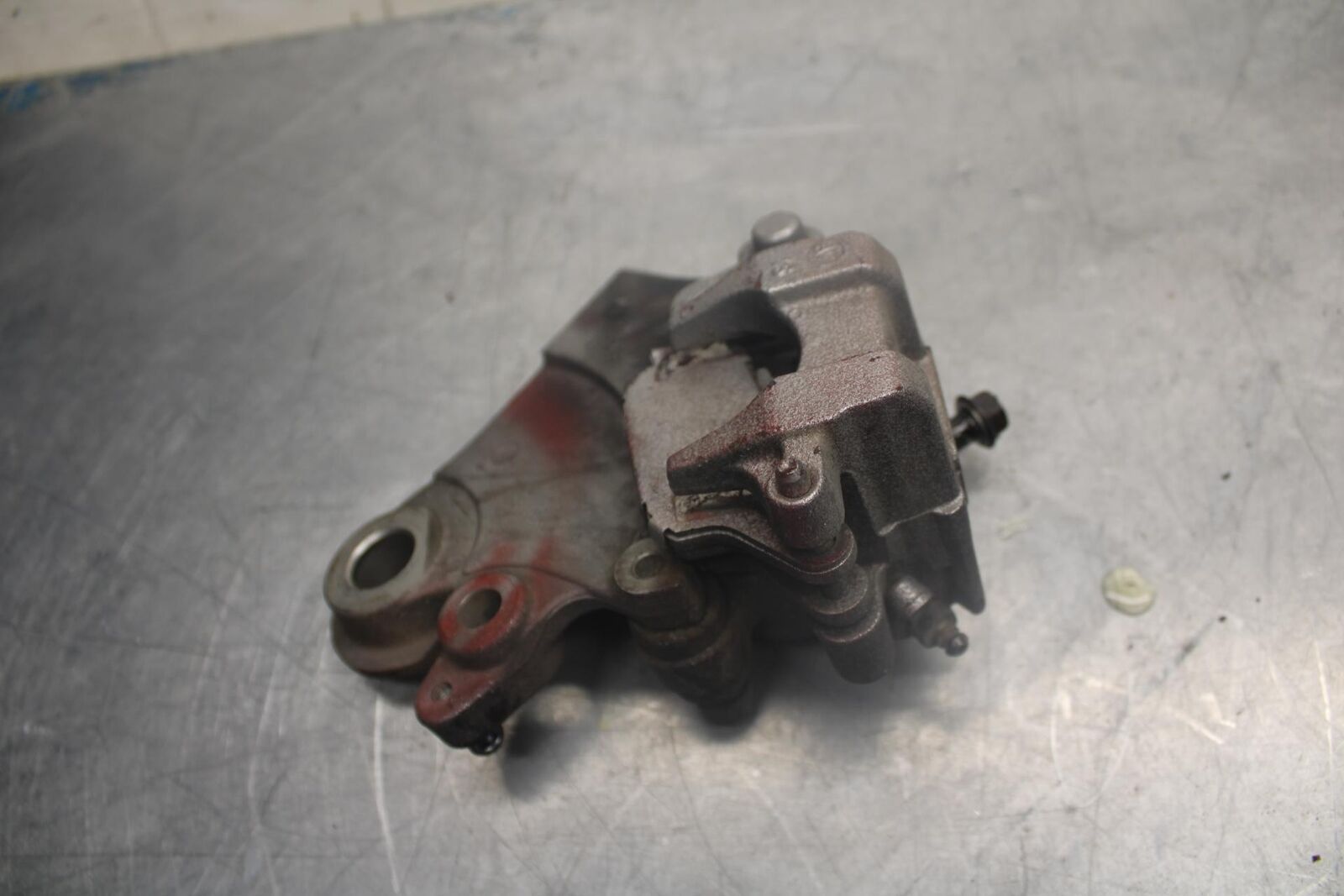 18-20 YAMAHA MT-07  MT-07 ABS REAR BACK BRAKE CALIPER W MOUNT BRACKET BB457