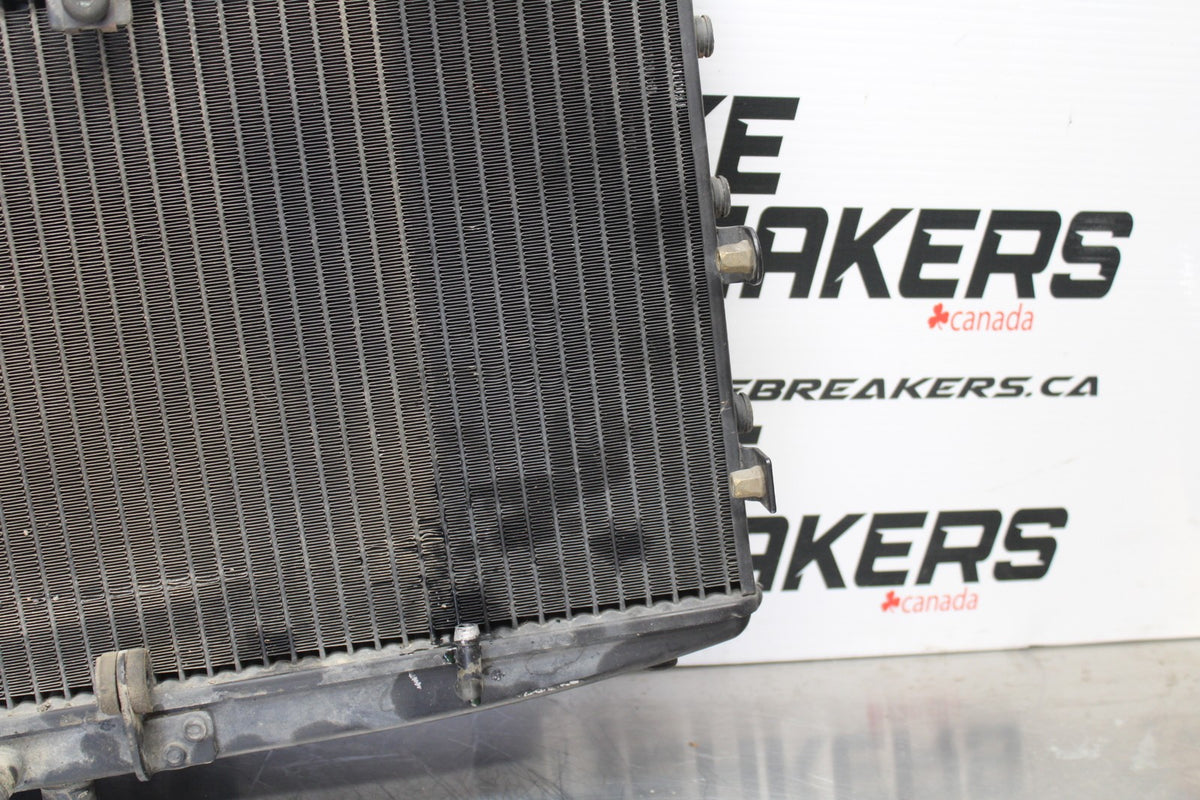 05 TRIUMPH ROCKET III ENGINE COOLER COOLING RADIATOR RADIATER BB186