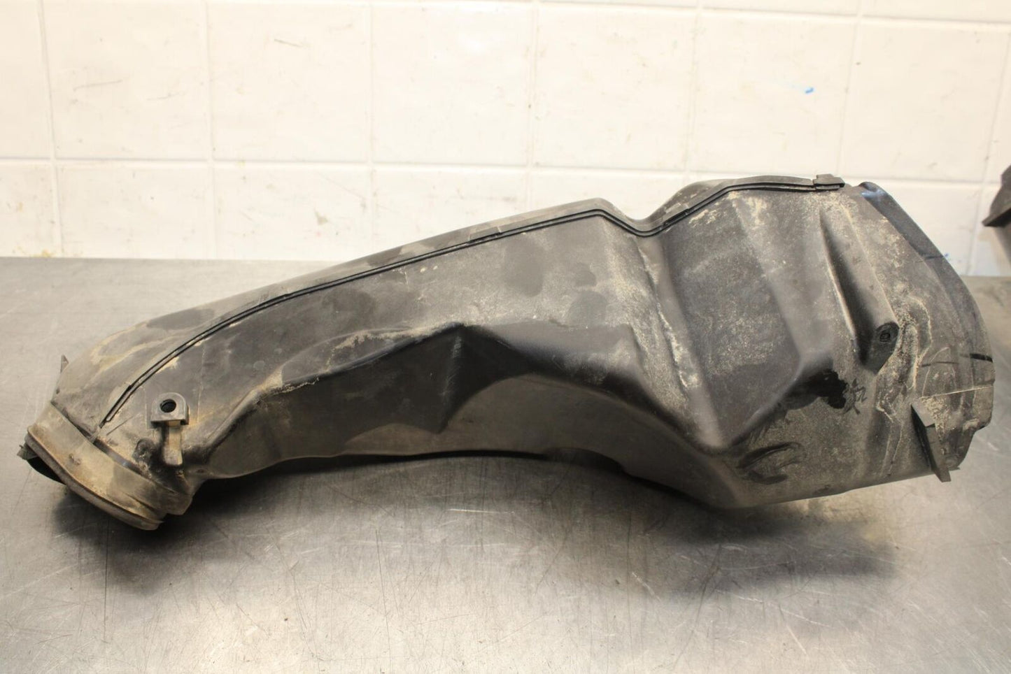 2017 Suzuki GSXR600 RIGHT LEFT AIR INTAKE DUCTS 94420-14J00 94430-14J00 BB598