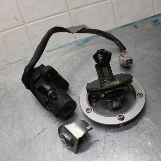 11-22 SUZUKI GSXR 600  IGNITION LOCK KEY SET W/ GAS CAP AND SEAT LOCK BB485