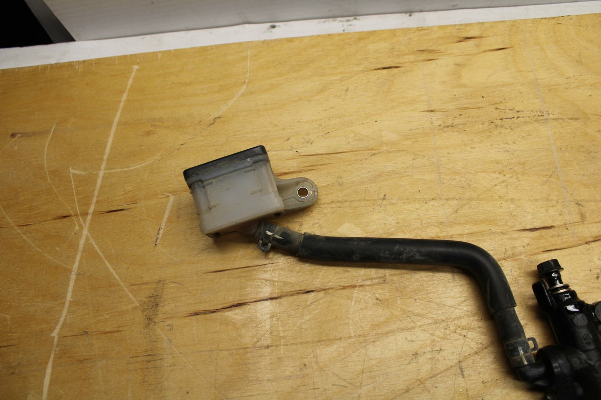 13-15 HONDA CBR500R REAR  BRAKE MASTER CYLINDER W RESERVOIR 43510-MGZ-D01 BB315