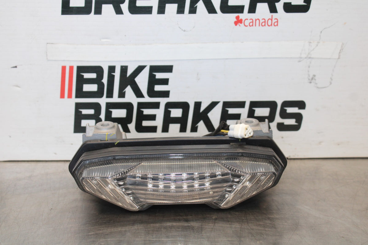 15-17 YAMAHA FJ09 REAR TAIL TAILLIGHT BACK BRAKE LIGHT BB906