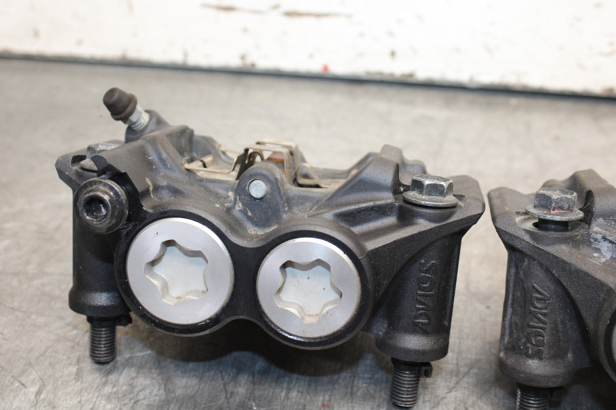 22-24 YAMAHA XSR900 RIGHT LEFT FRONT BRAKE CALIPER SET PAIR CALIPERS BB710
